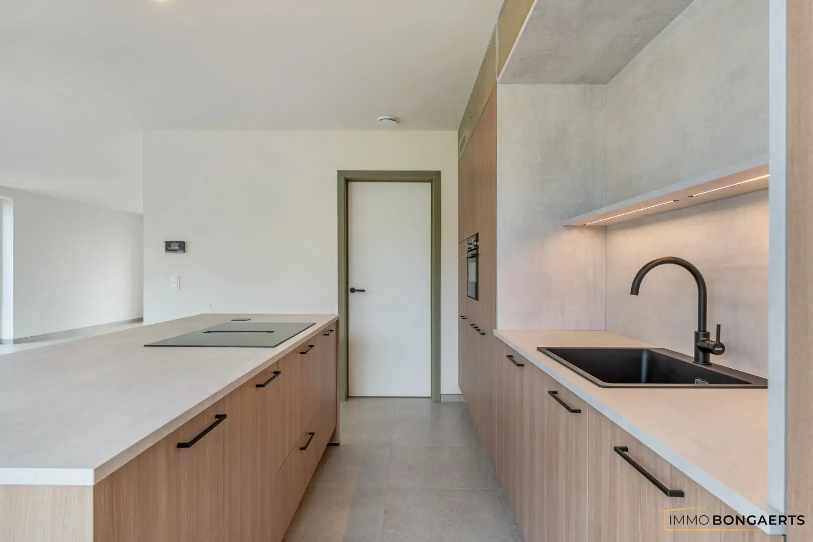 Volledig afgewerkte nieuwbouwwoning met 4 slaapkamers. foto 10