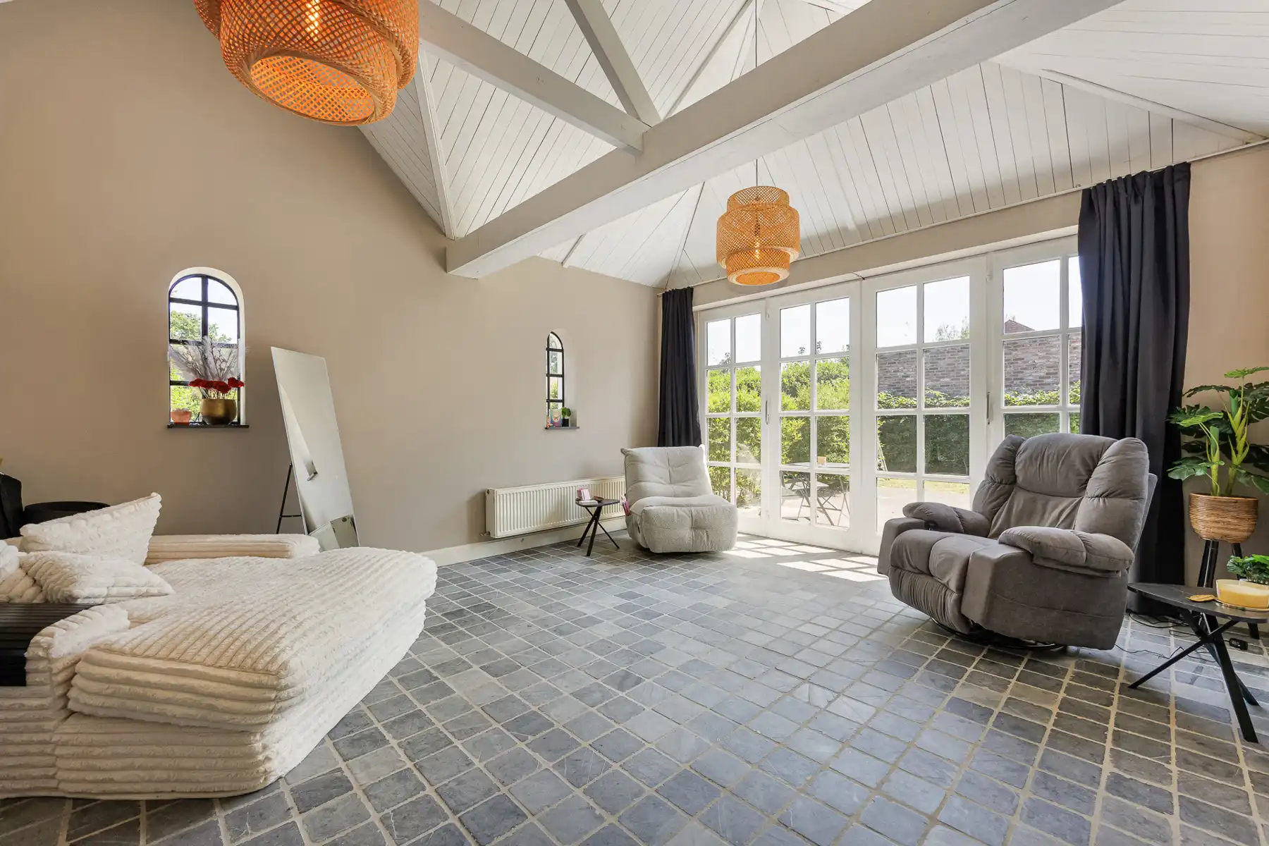 Ruime gezinswoning met 4 slaapkamers op een perceel van 610m². foto 9