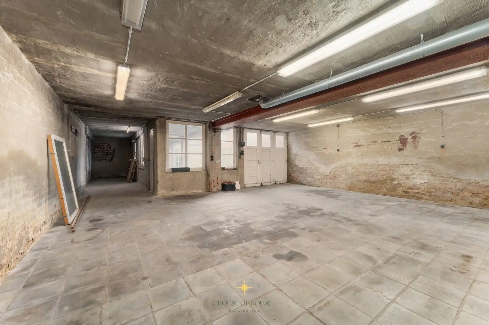 Ruime woning met garage én achterligggende loods foto 24