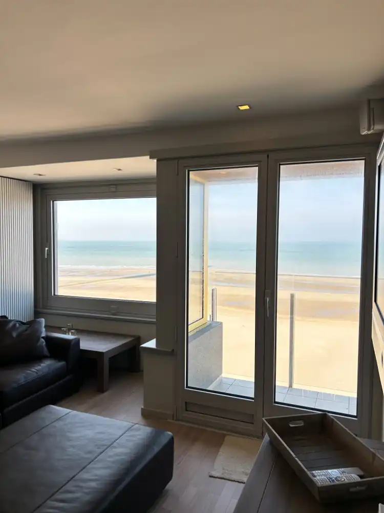 Gemeubeld appartement te huur op de zeedijk van Oostende foto 5
