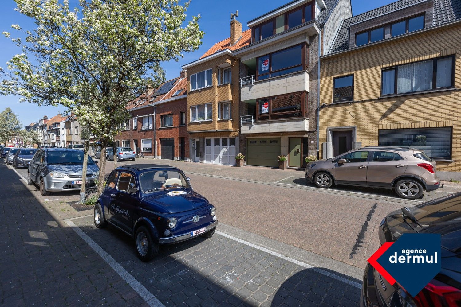 GEBOUW MET 2 APPARTEMENTEN foto {{pictureIndex}}