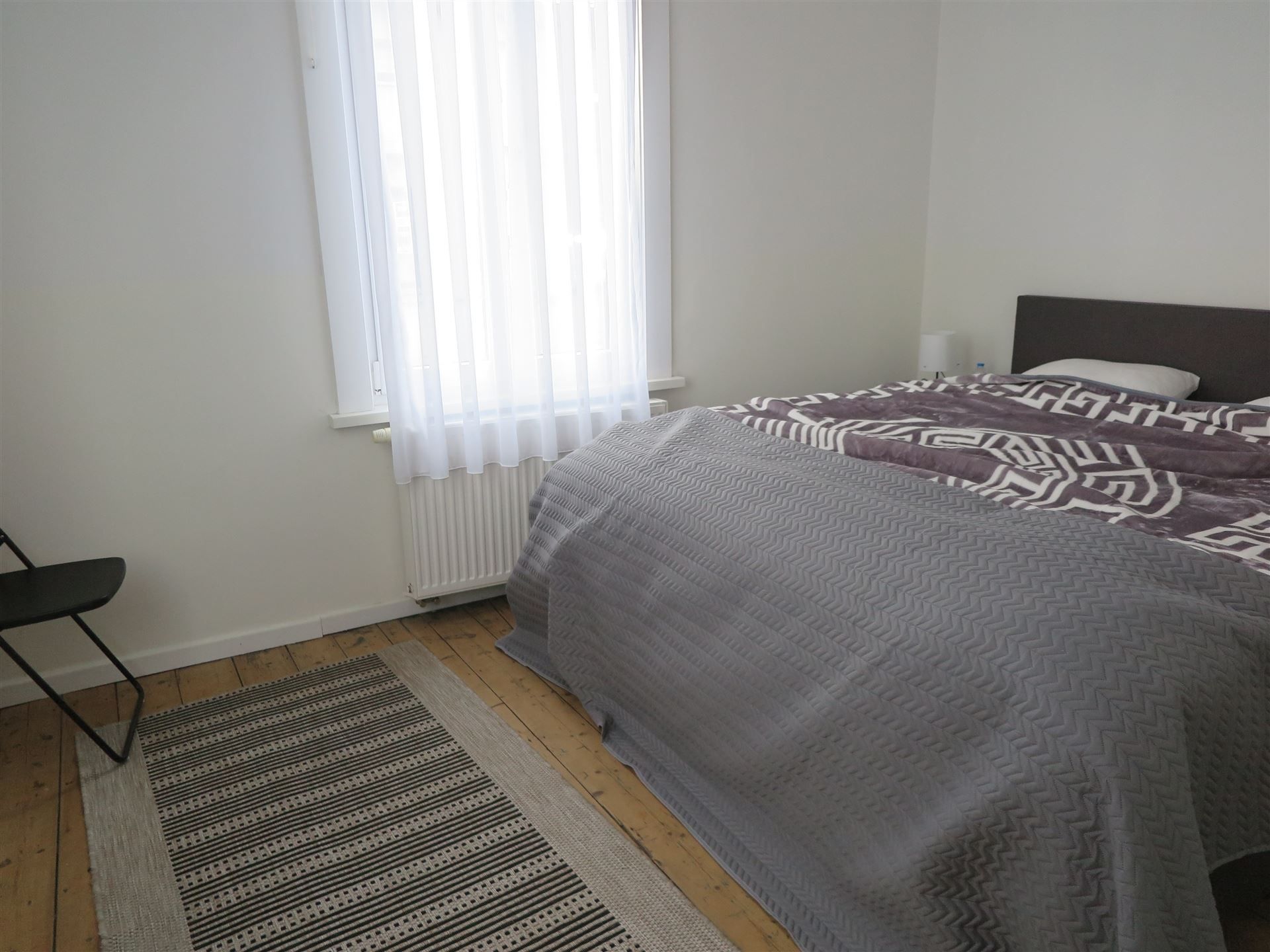 lichtrijk huis met 2 kamers en terras foto 4