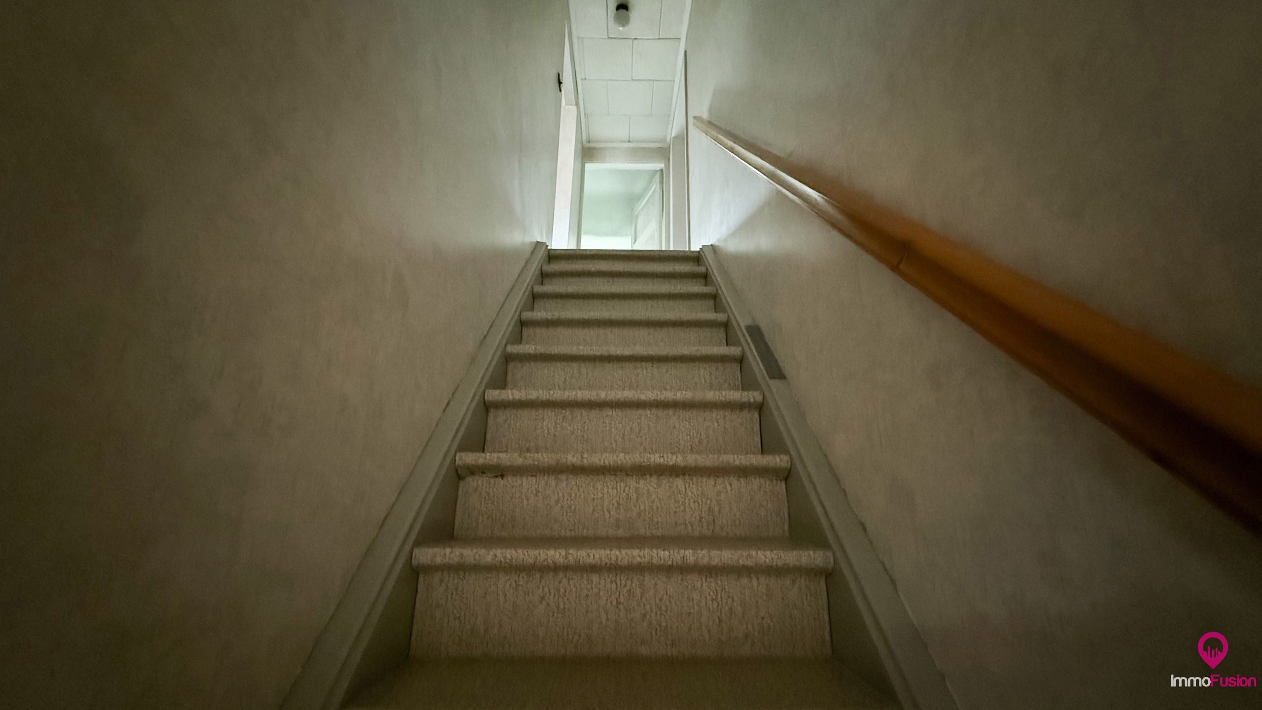 Te vernieuwen woning met 4 slaapkamers en zonnige tuin! foto 17