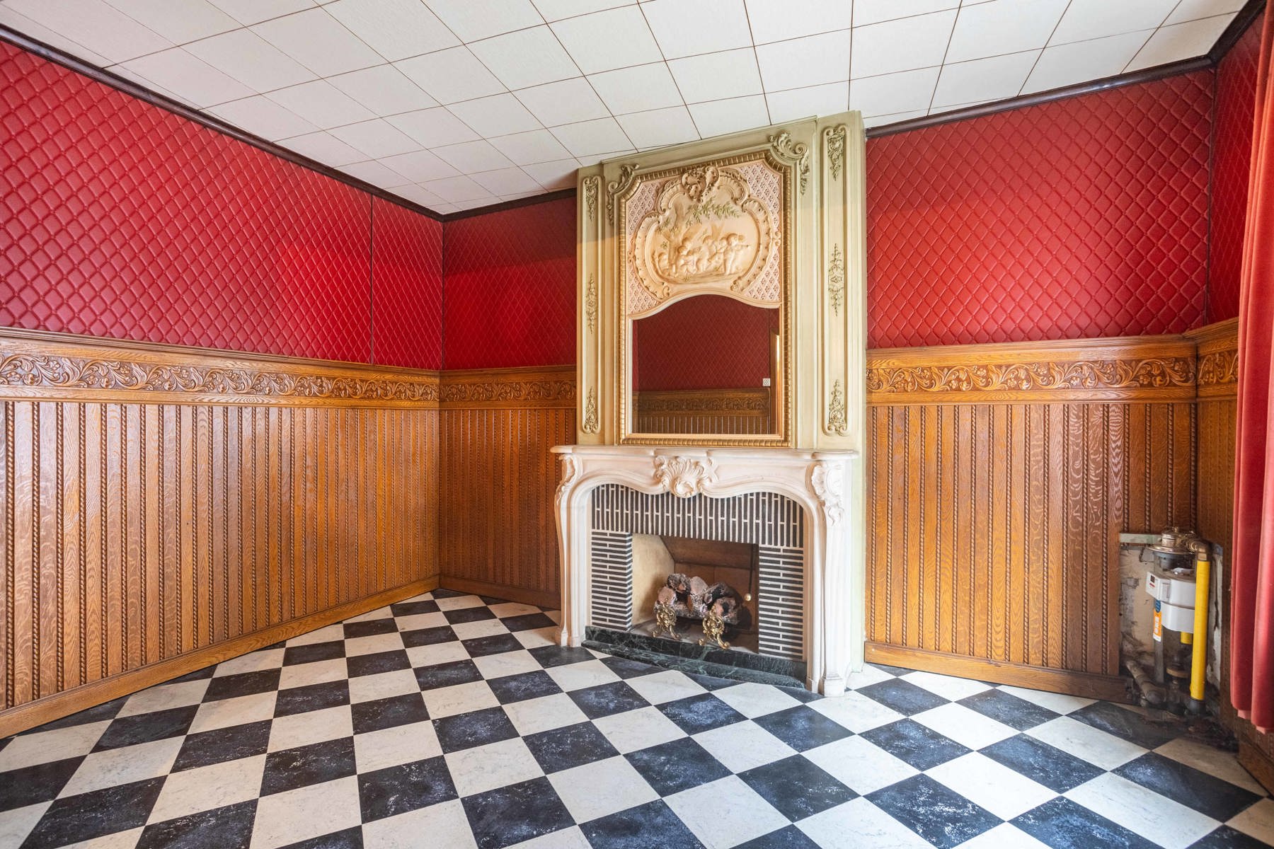 TE RENOVEREN RIJWONING MET TUIN EN GARAGEBOXEN foto 4