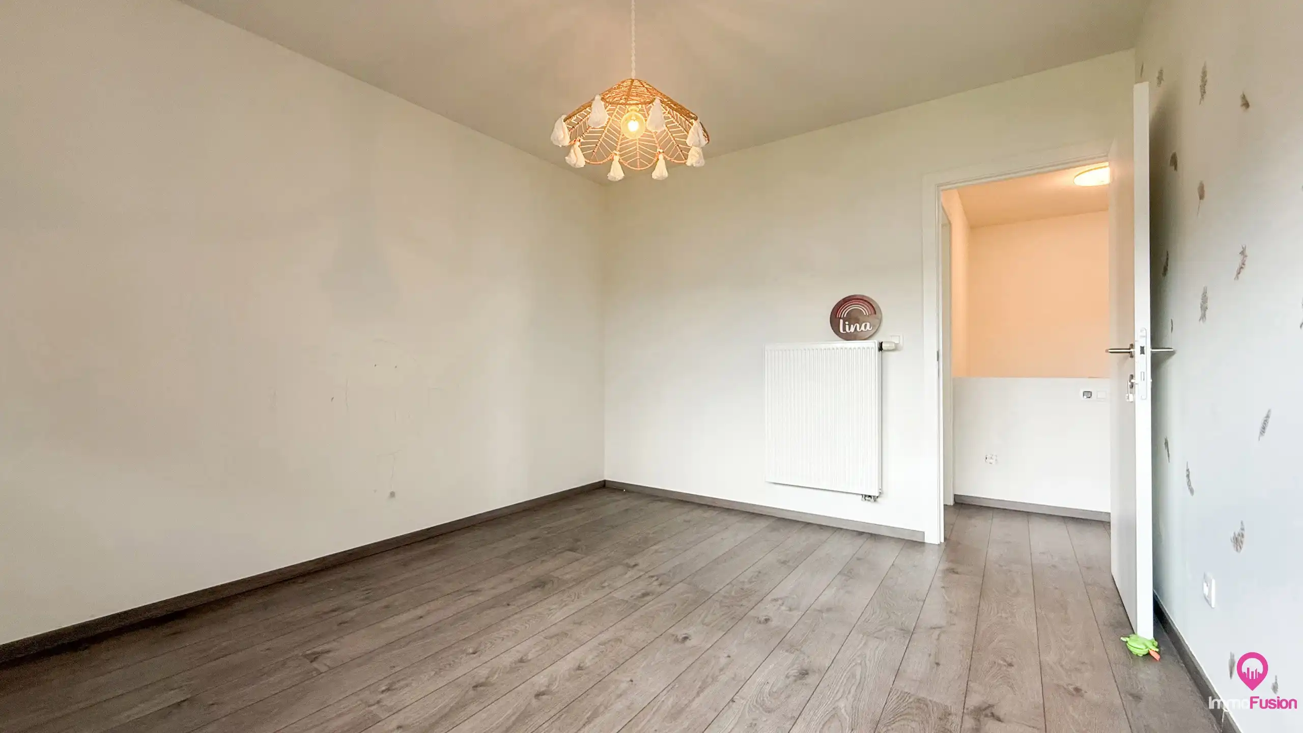 Recente halfopen woning met 3slpks, veranda en ruime tuin! foto 24