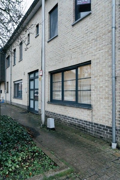 Praktische en instapklare 2-slaapkamerappartement met terras in hartje Beringen-Mijn foto 2