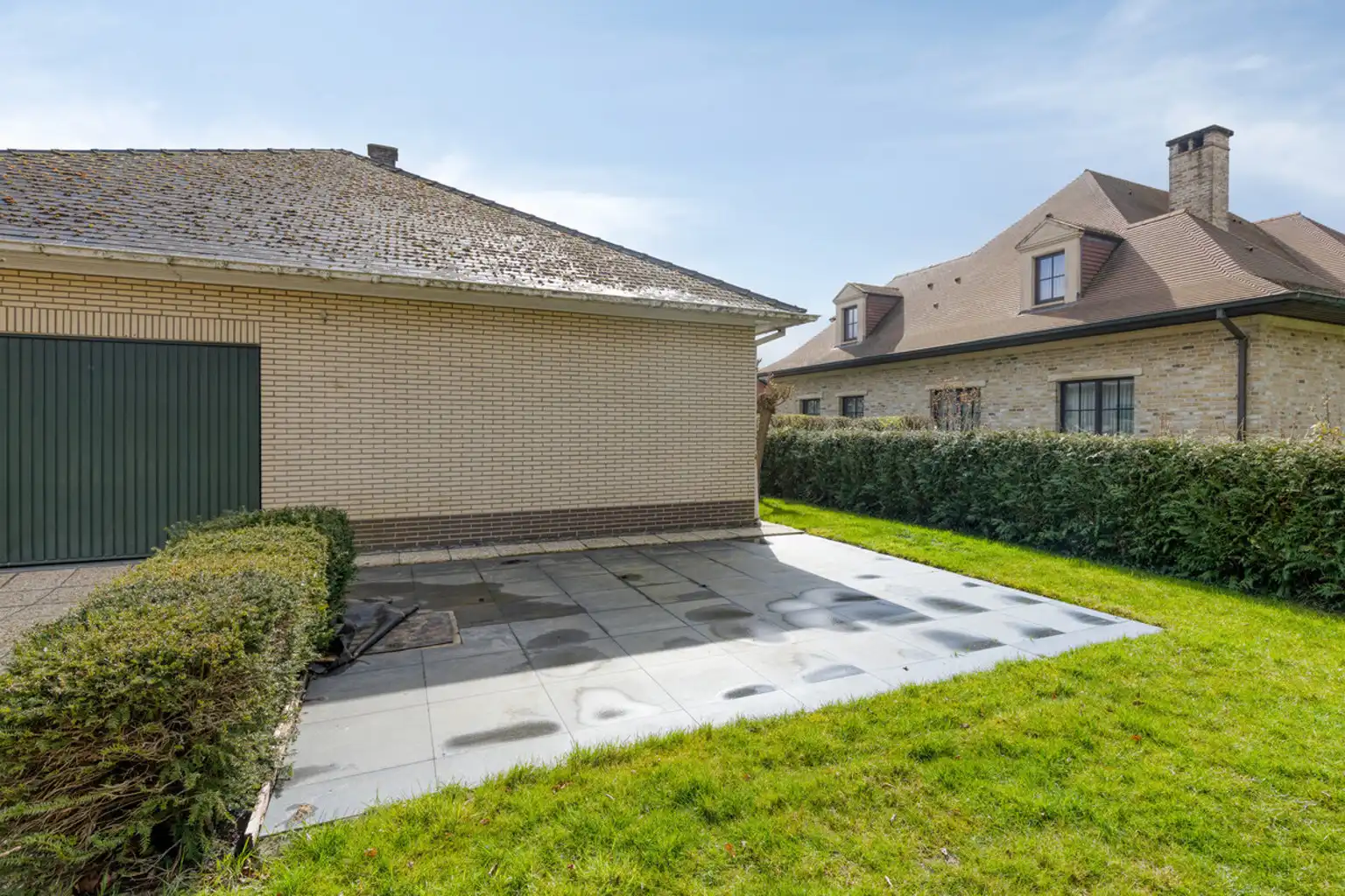 Bungalow van 176 m² met garage en tuin foto 20