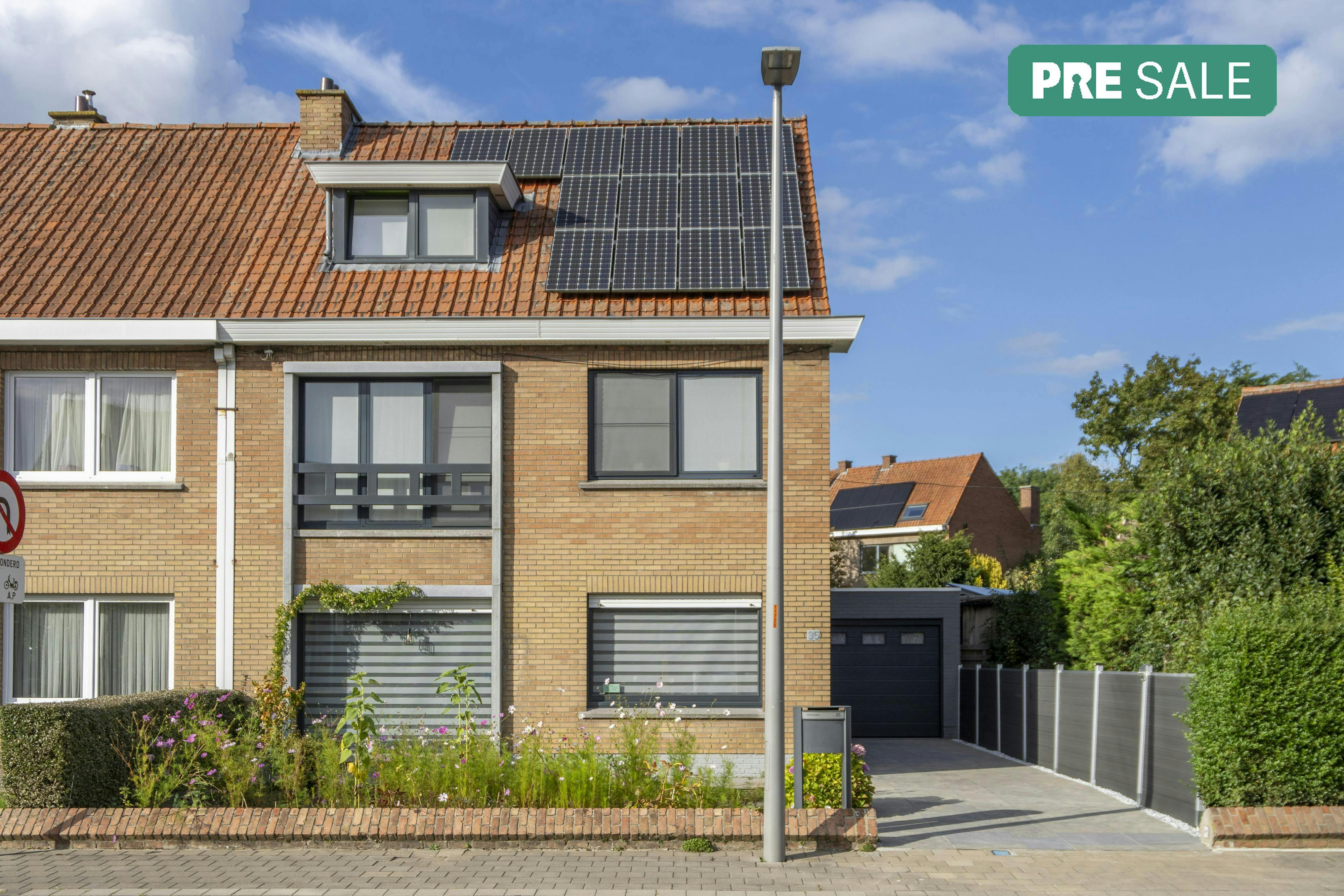 Leuke instapklare woning op een centrale ligging te Kortrijk foto {{pictureIndex}}