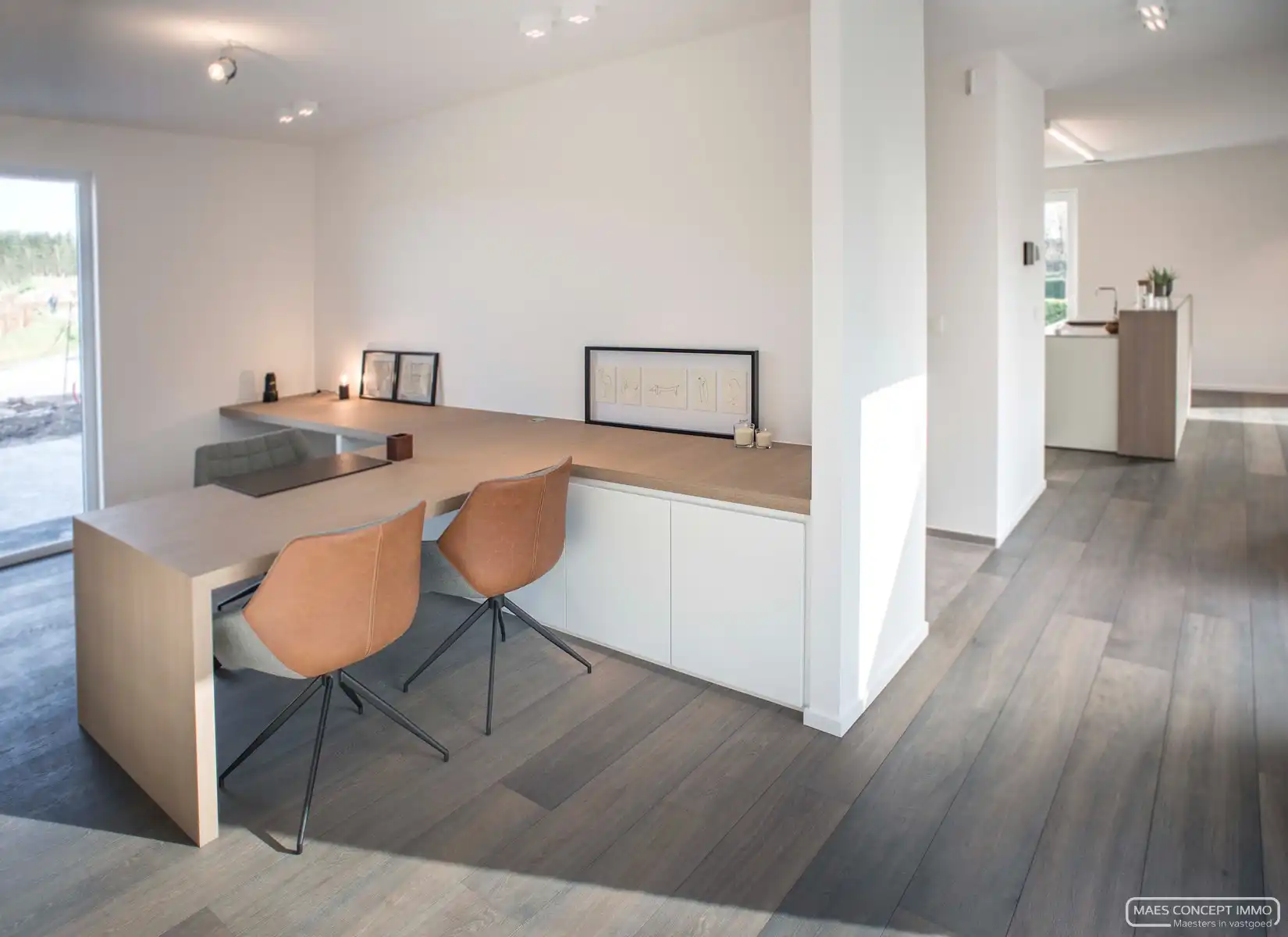 Luxueus afgewerkte villa te koop op topligging te Wielsbeke foto 3