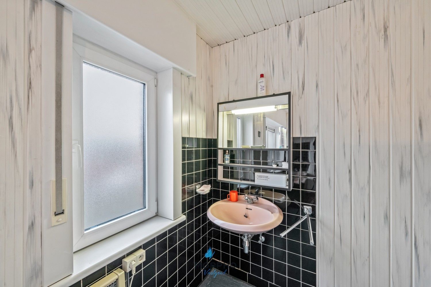 Te renoveren gezinswoning met karakter en potentieel in hartje Ruddervoorde foto 15