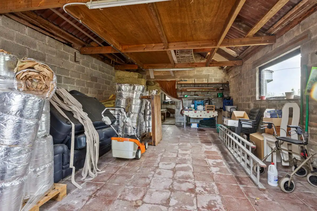 Woning met 5 slaapkamers en grote tuin. foto 33