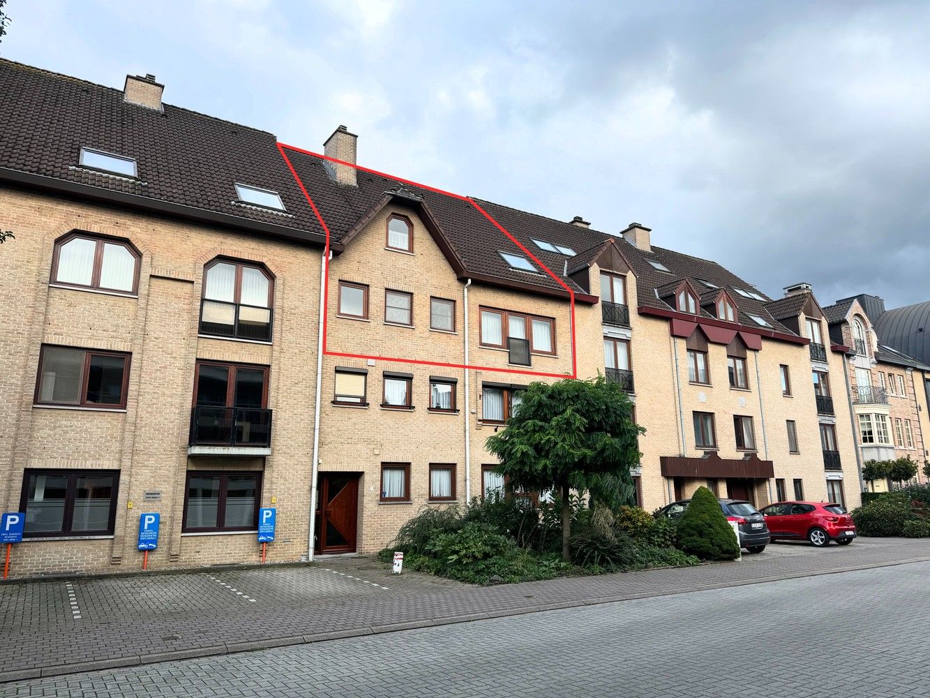 Duplexappartement te koop in hartje Lanaken – een unieke kans! foto 1