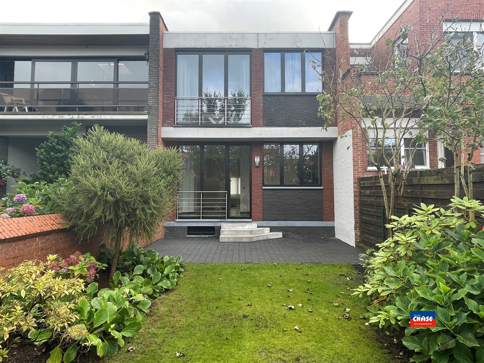 Gelijkvloersappartement met één slaapkamer, prachtige tuin en grote kelder foto 4