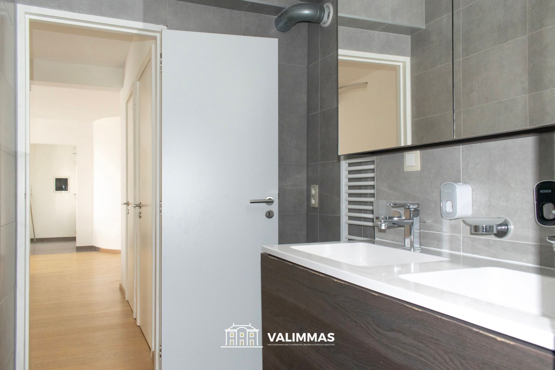 Verzorgd, energiezuinig appartement met mooi terras & kelder foto 12