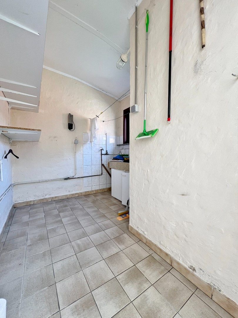 Halfopen woning met zonnige tuin en garage.  foto 9