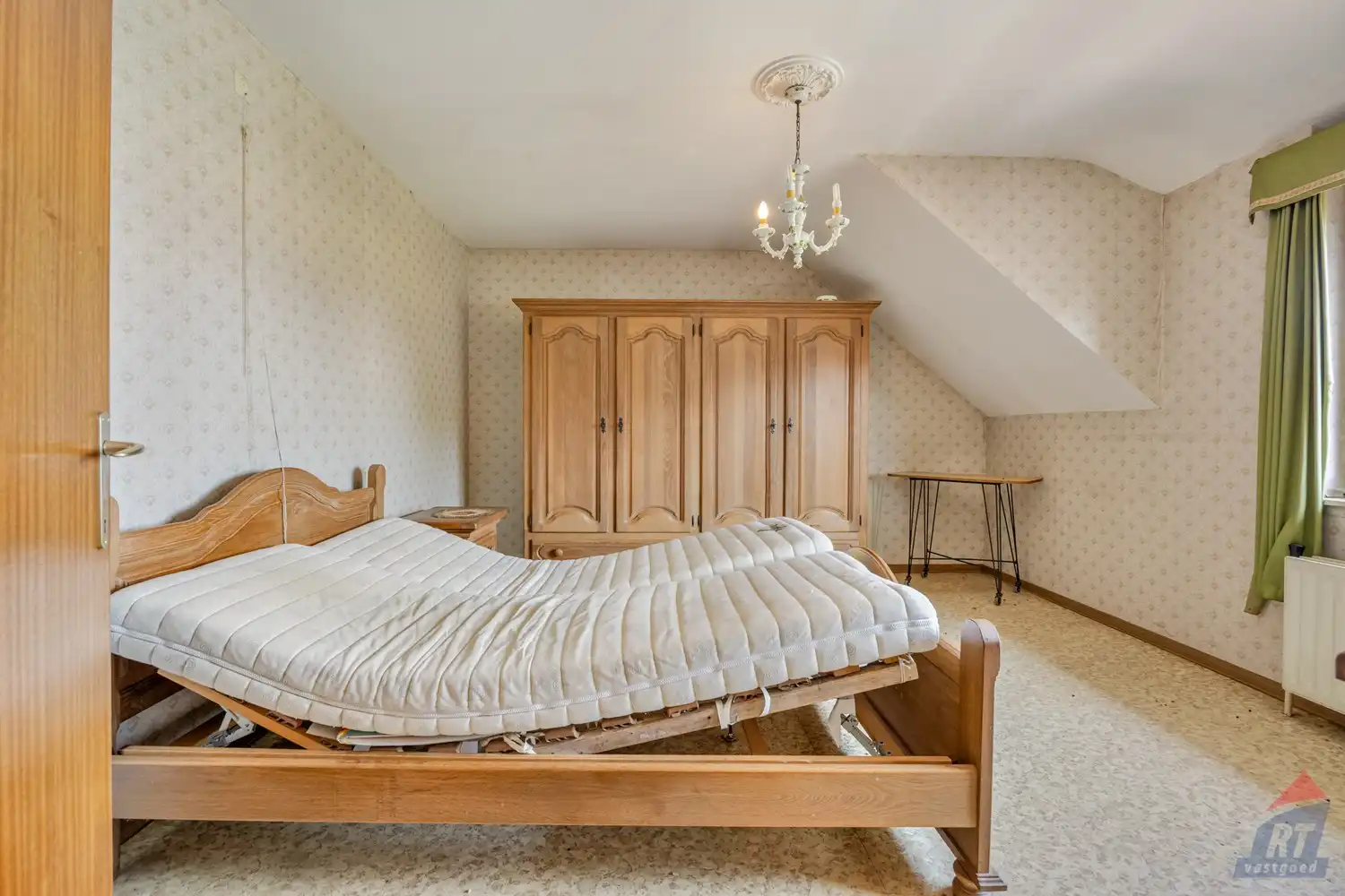 Rustig gelegen halfopen bebouwing met ruime tuin en tal van renovatiemogelijkheden foto 11