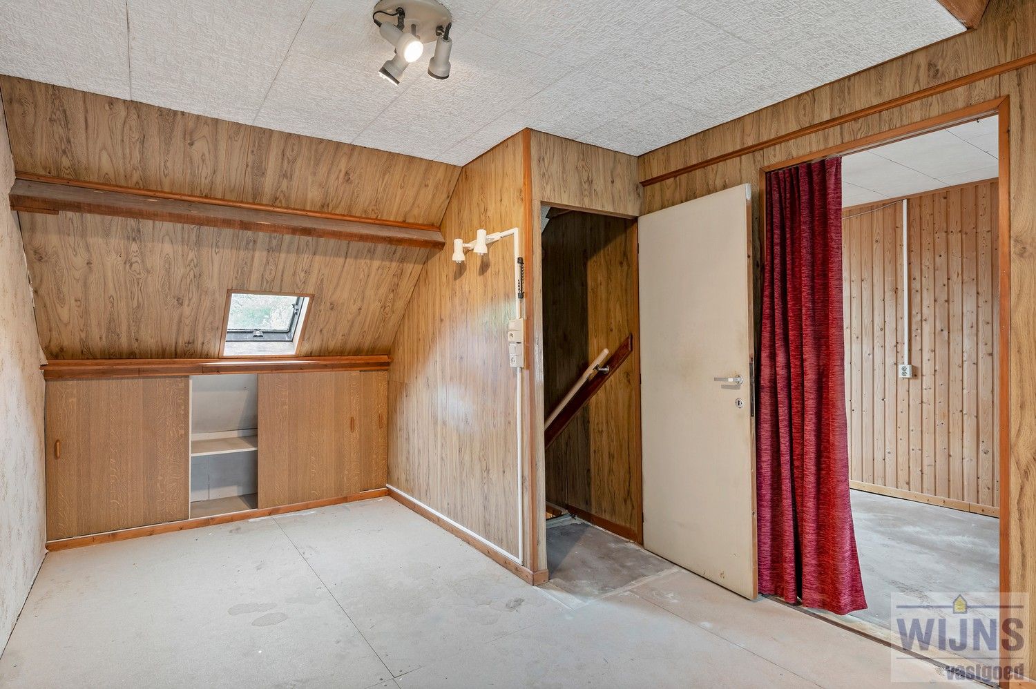 TE RENOVEREN WONING MET ACHTERUITGANG IN HET CENTRUM VAN EMBLEM foto 15