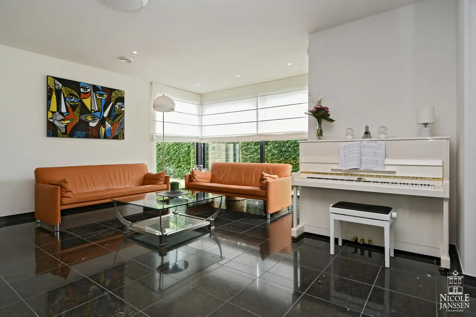 Instapklare goed onderhouden gezinswoning met mooie tuin met gezellig overdekt terras foto 5