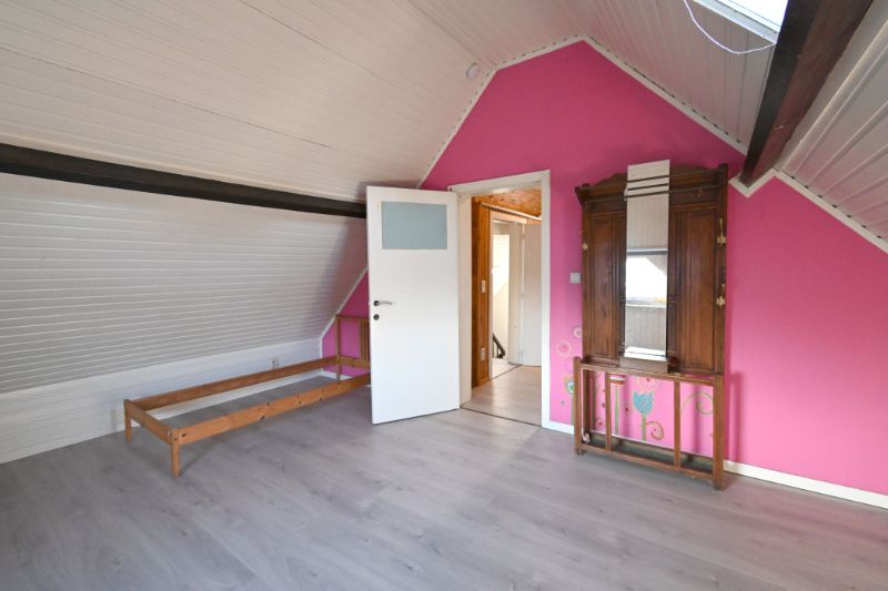 Exclusief te renoveren herenhuis met 5 slpks dit op toplocatie in het aangename Nazareth - De Pinte! foto 24