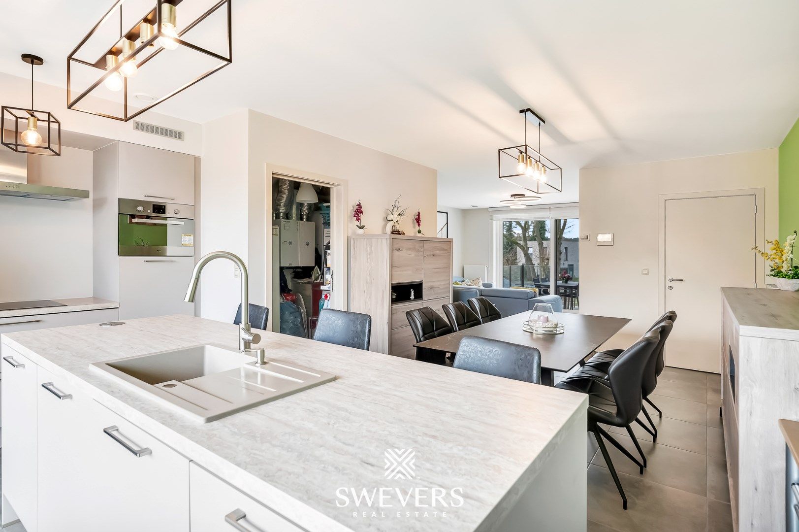 Modern, instapklaar appartement met balkon en terras op rustige locatie in Heppen foto 12