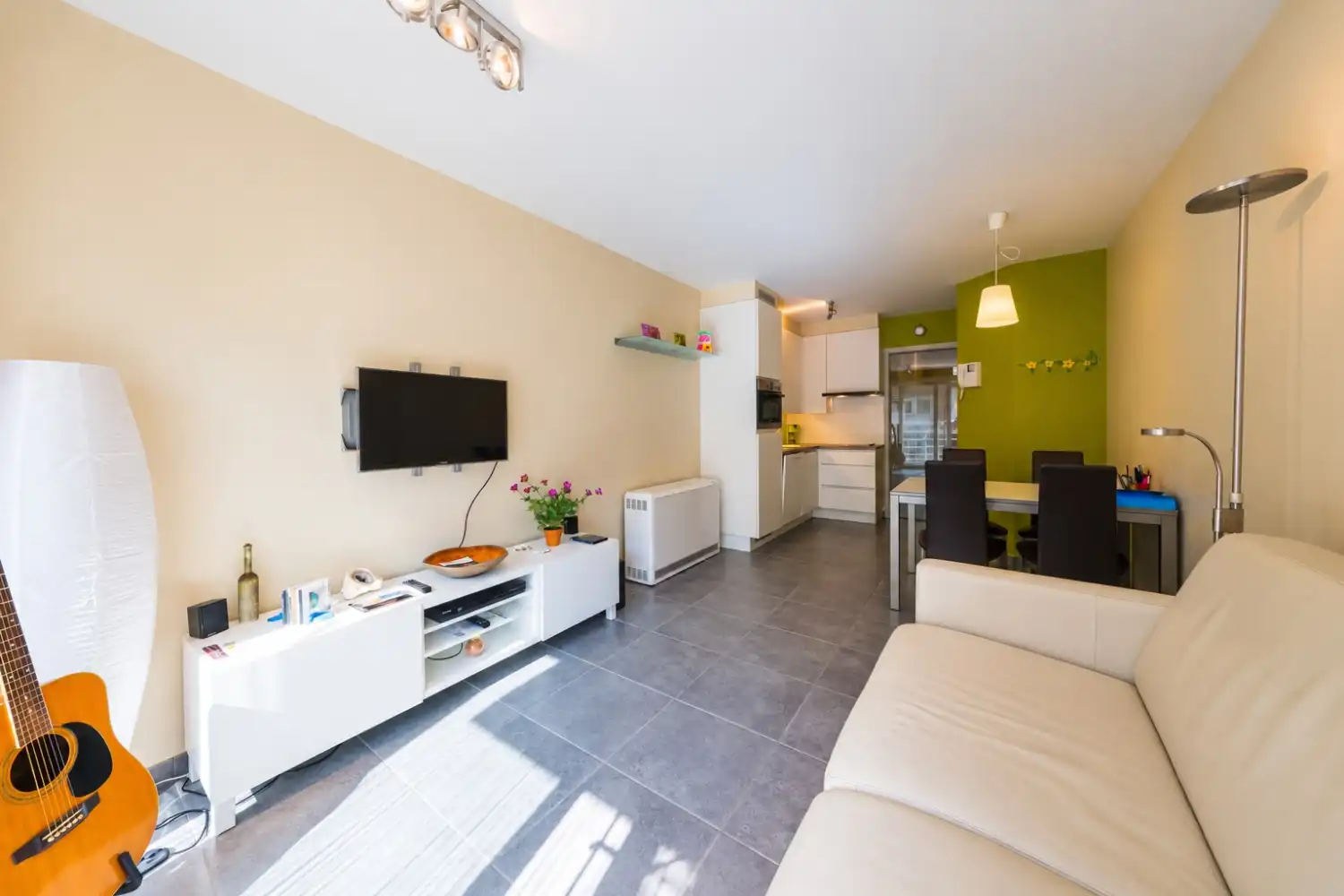 Modern 1 slaapkamer-appartement met zijdelings zeezicht foto 6