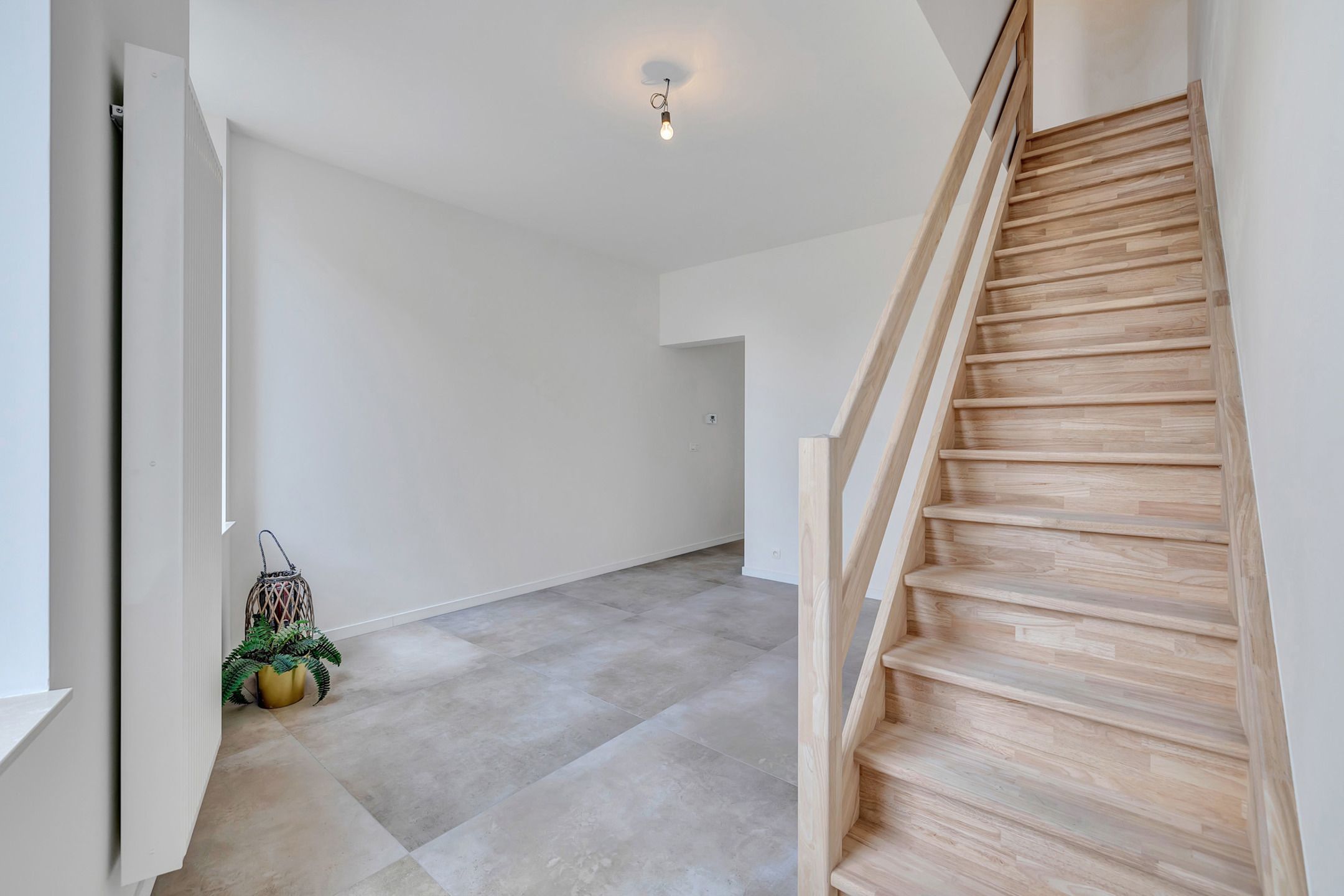 Ruime, energetische totaalrenovatie met ruime tuin en garage foto 2