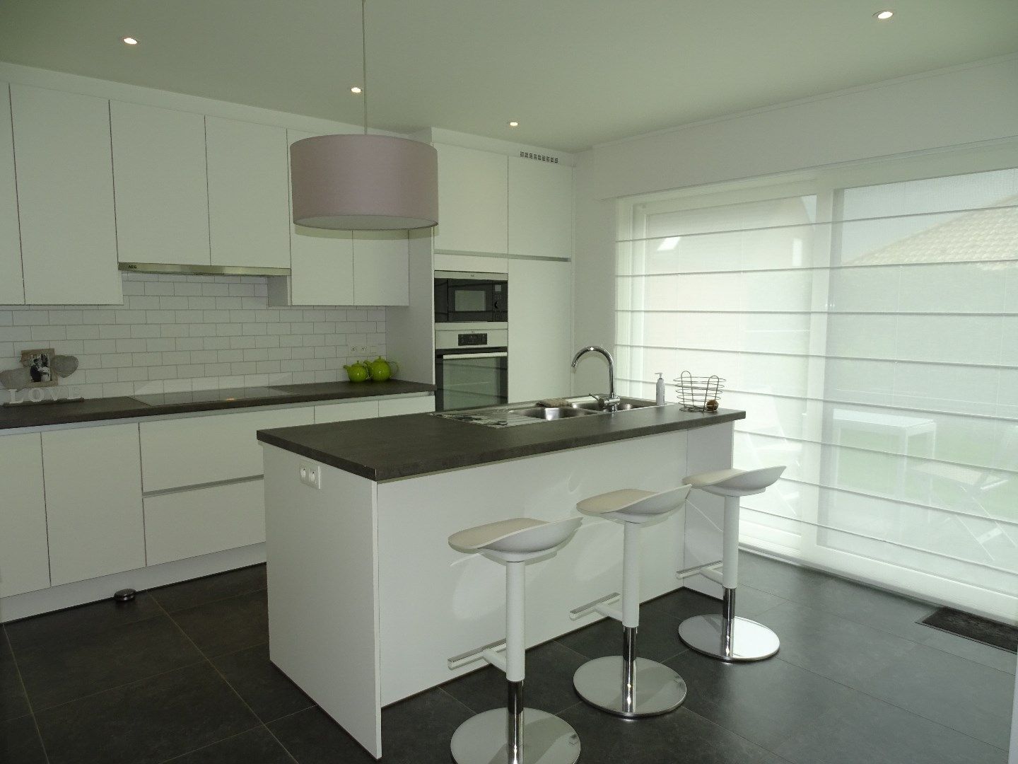 Goed gelegen instapklare woning! foto 3
