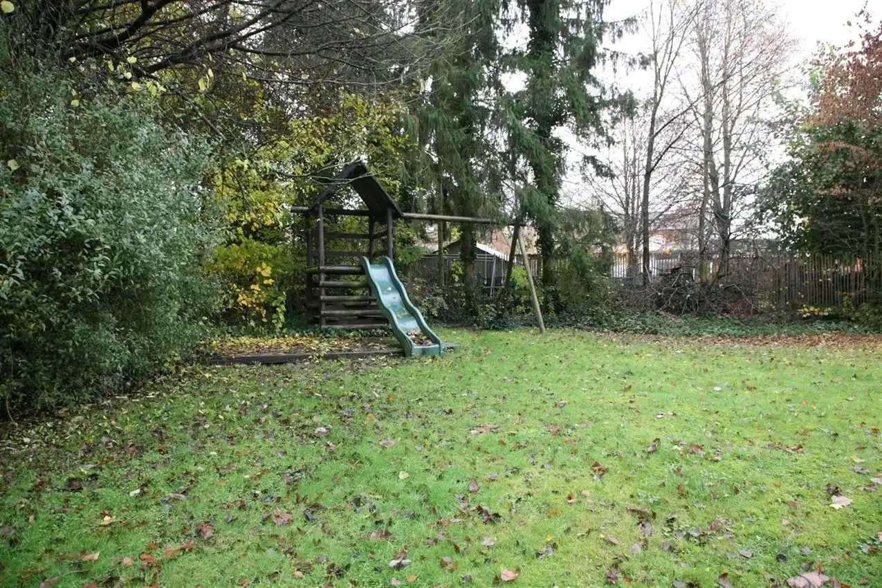 Zeer rustig gelegen gelijkvloerse woning met 3 slpk. foto 4