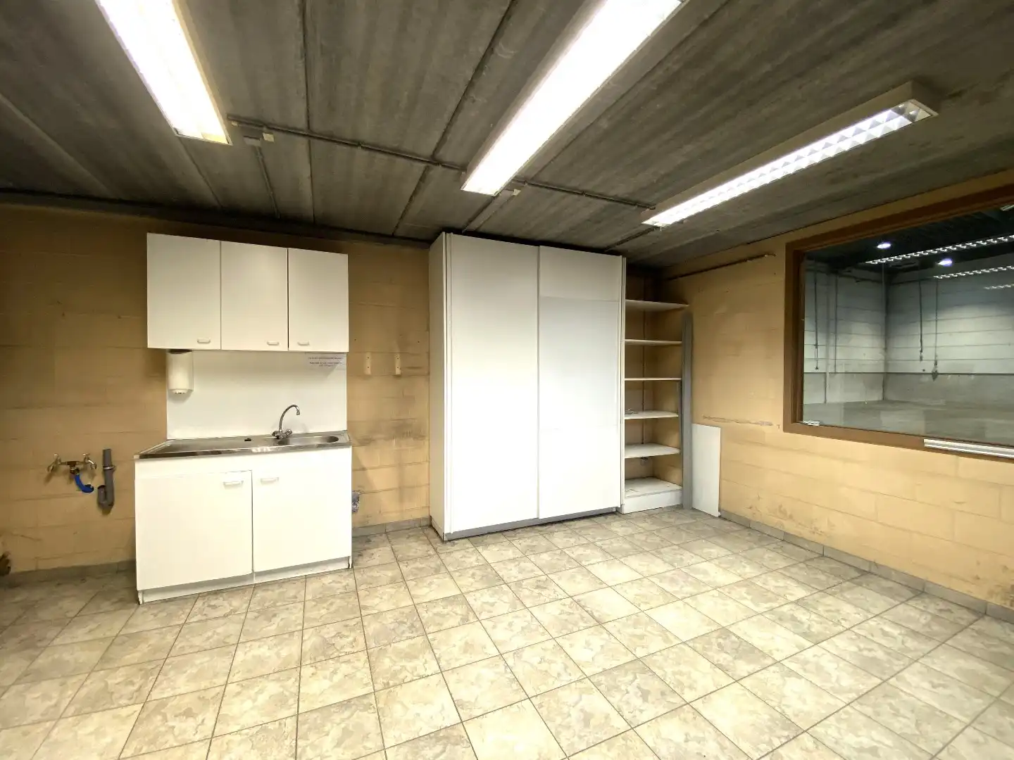 ATELIER MET BUREEL IN HARTJE PITTEM - IDEAAL VOOR DETAILHANDEL! foto 4