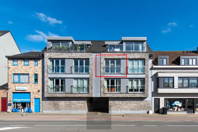 Recent appartement met één slaapkamer, parkeerplaats en kelderberging. foto {{pictureIndex}}