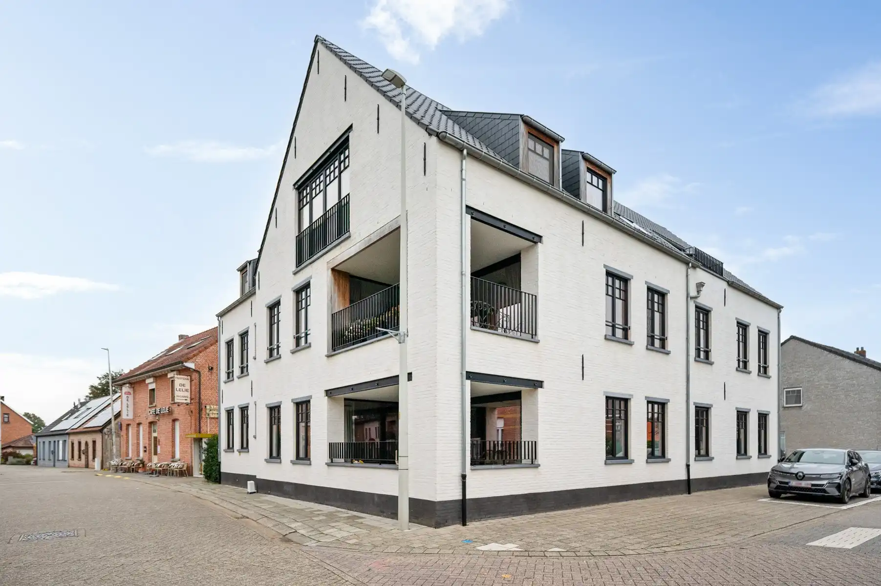 IN OPTIE !! Prachtig en recent appartement met terras en autostaanplaats in het hart van Pulle foto 15