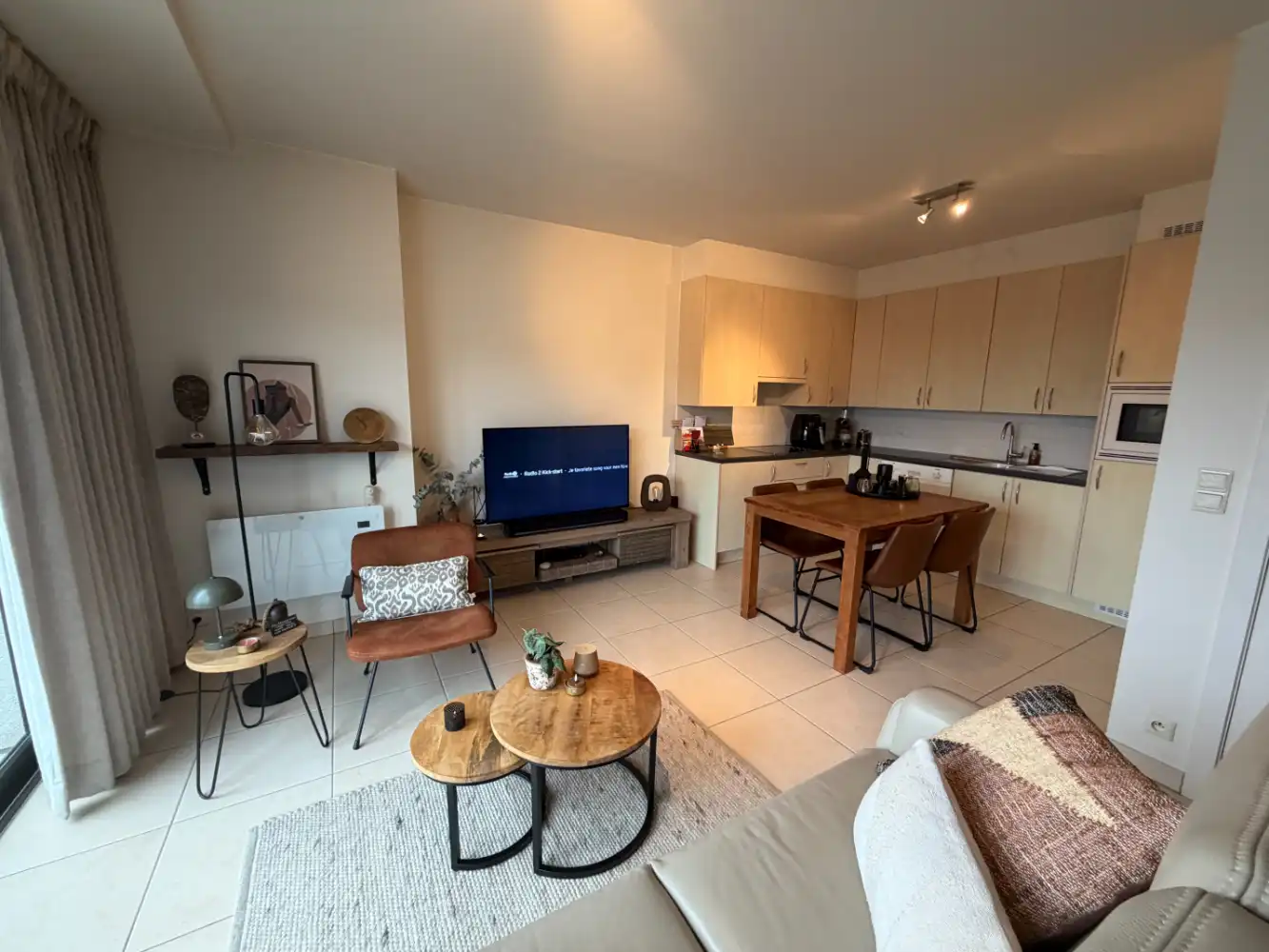 Modern zonnige studio op het Stationsplein van Blankenberge. Dichtbij het commercieel centrum en het openbaar vervoer. foto 3