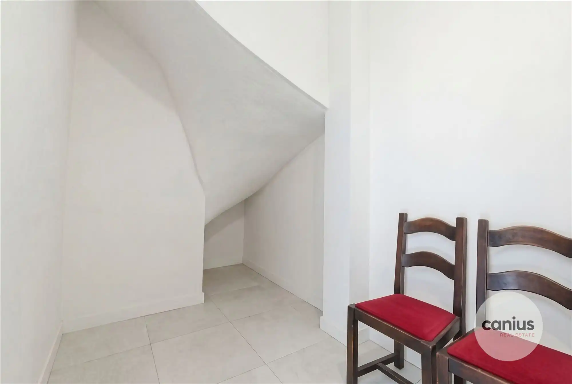 MODERNE WONING MET 3 SLKS & TUIN foto 8