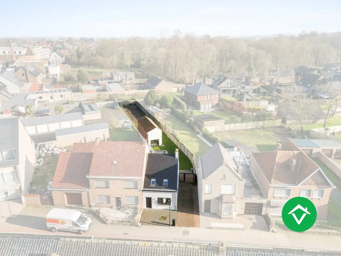 Volledig vernieuwde woning met 3 slaapkamers en bijgebouw in centrum Koekelare foto 2