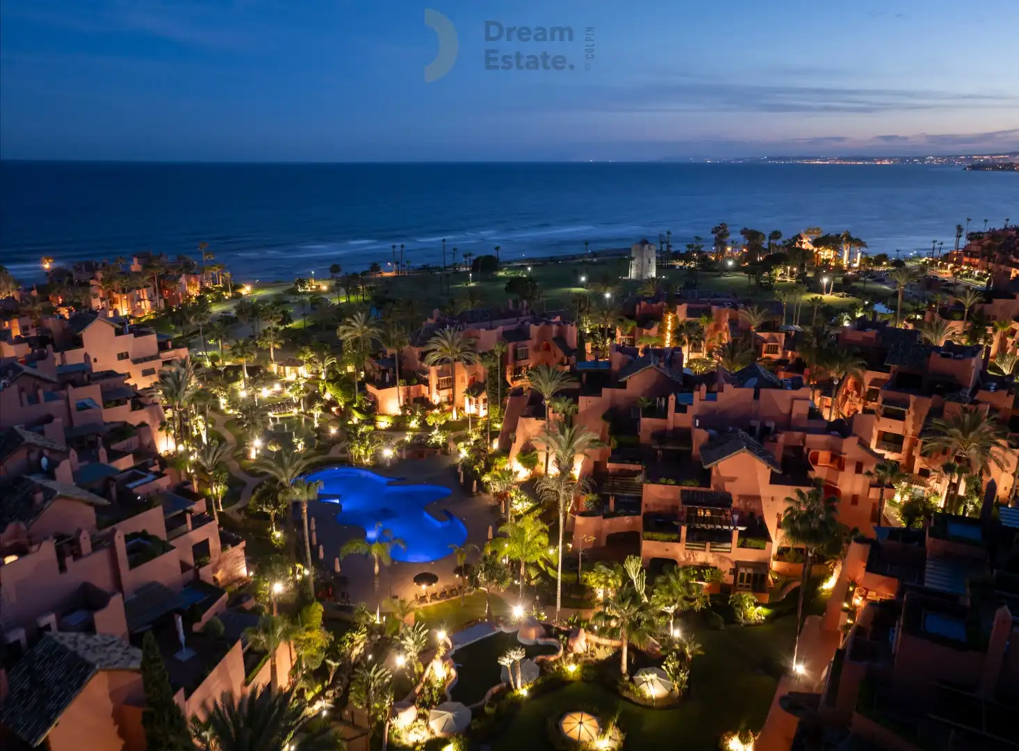 Schitterend luxe appartement aan het strand en restaurant Tikitano, Estepona. foto 25