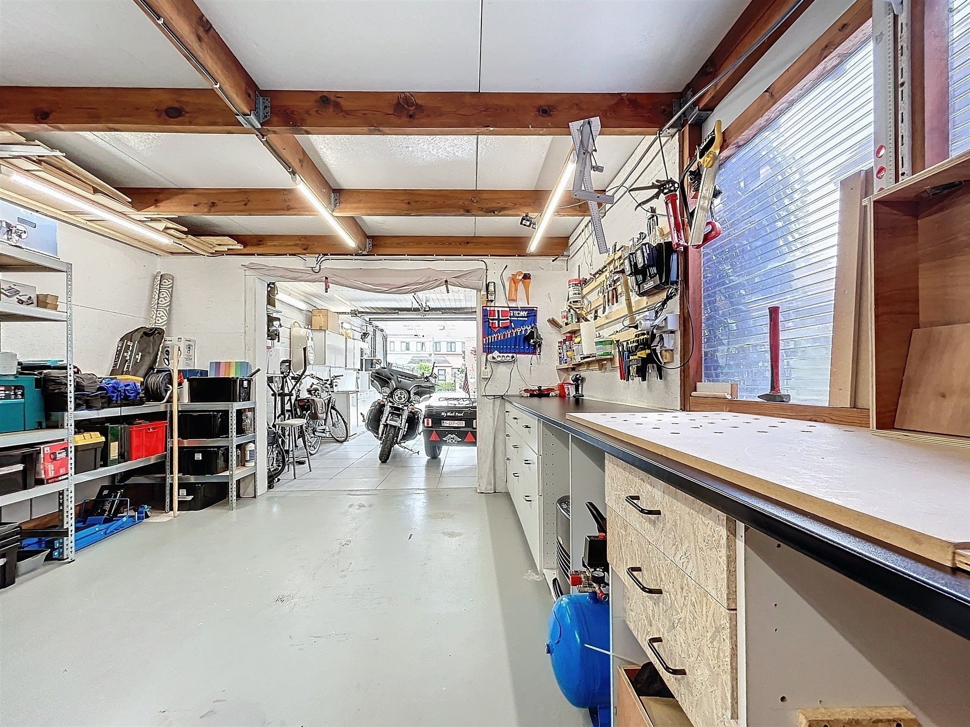 Instapklare woning met 4 slaapkamers en garage (49m²) op perceel van 336m². foto 8