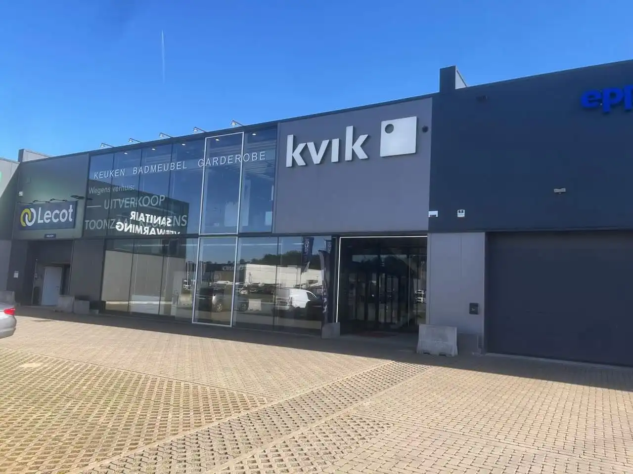 UNIEK GELEGEN MODERNE BAANWINKEL MET PARKING foto 5