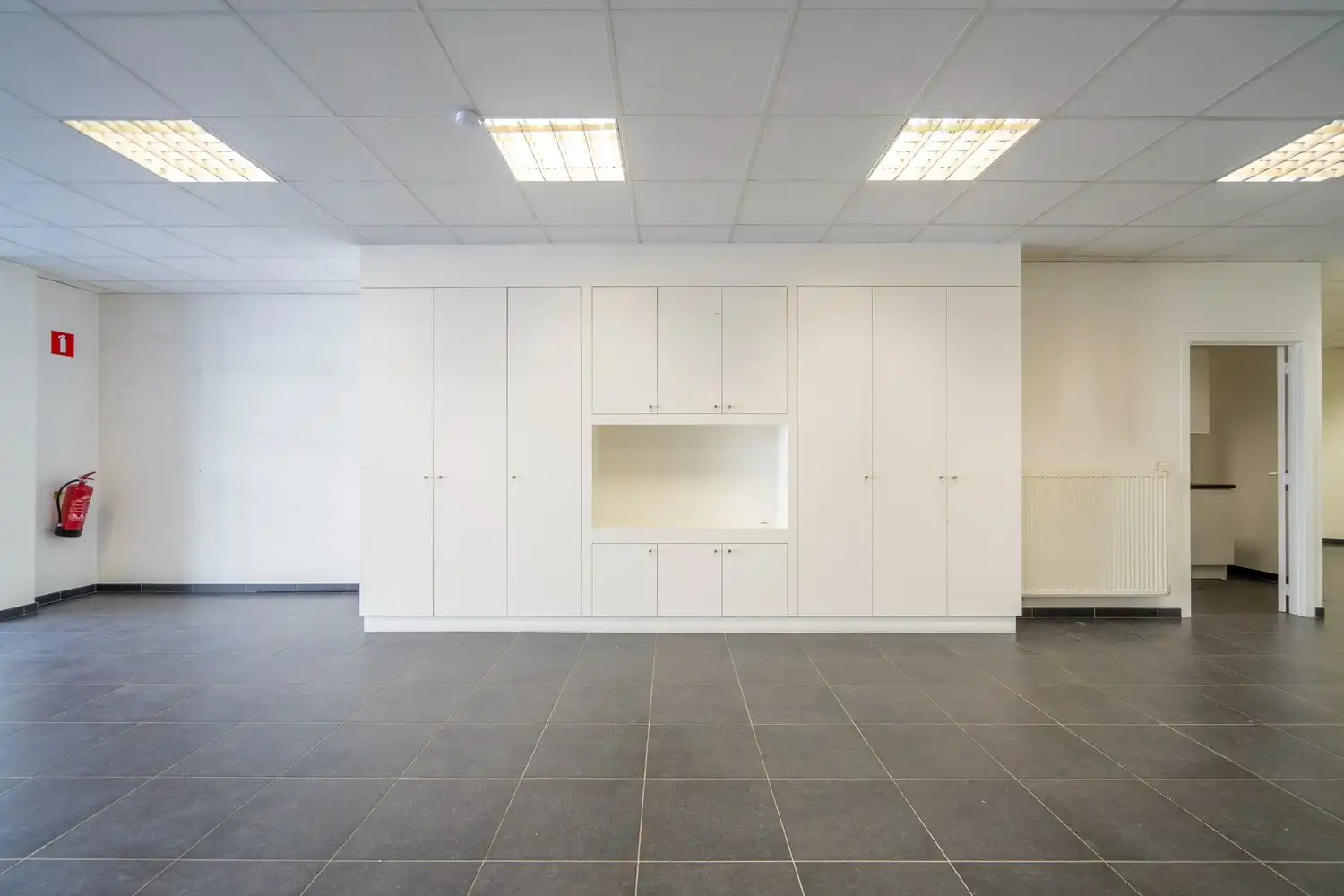 KANTOOR MET GARAGE foto 3