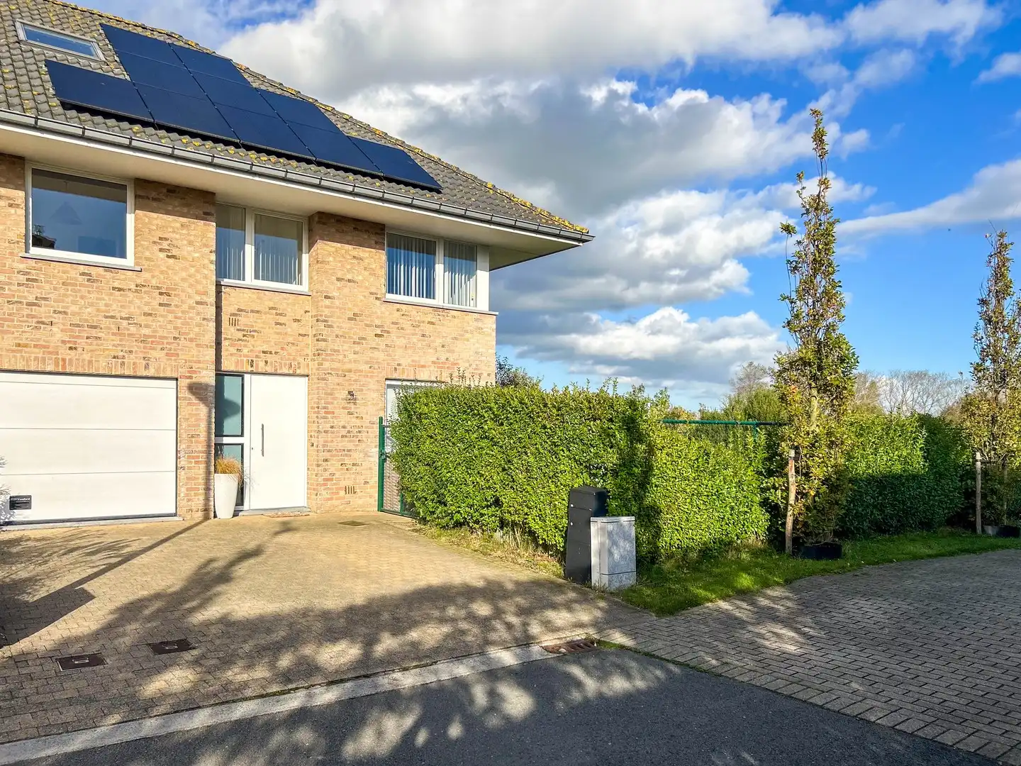 Ruime koppelwoning met waanzinnig zicht over spaarbekken en EPC A foto 25