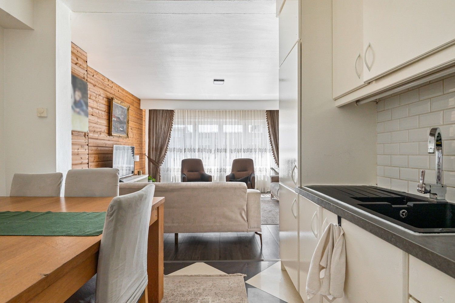 Instapklaar lichtrijk appartement met 2 slaapkamers te Deurne foto 4