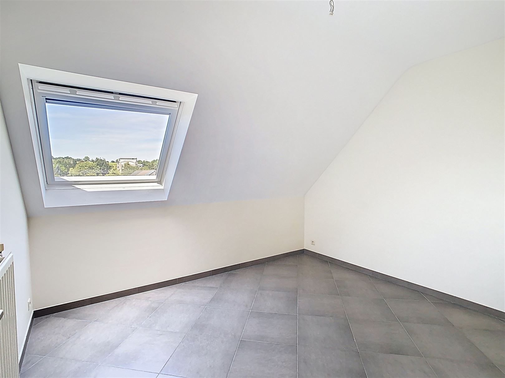 Ruim duplex app met terras, 3 slpks, parkeerplaats foto 27