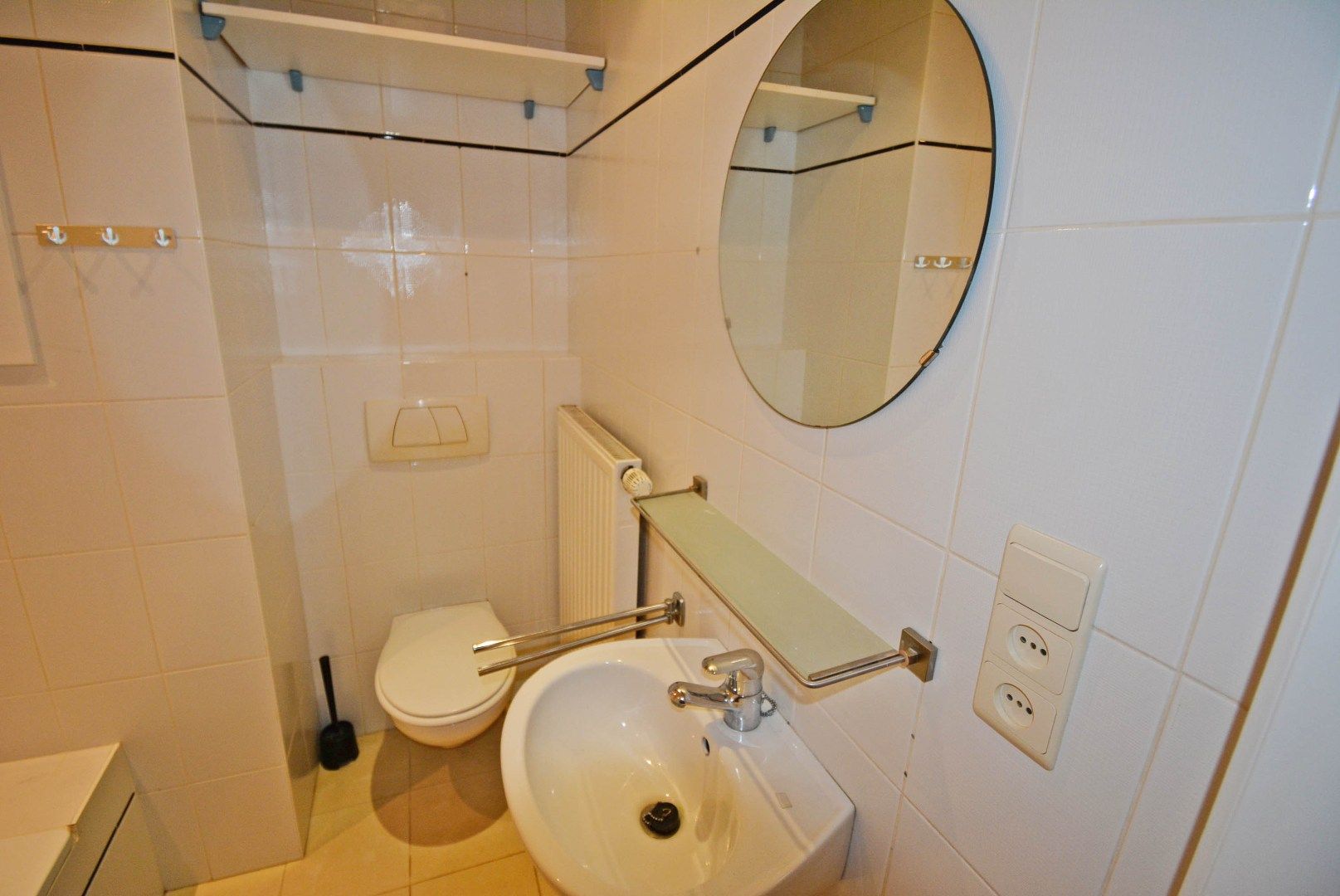 Ruim appartement met 3 slaapkamers in een zijstraat van de Lippenslaan. foto 9