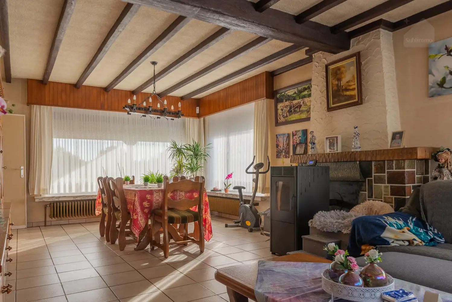 Vrijstaande woning met 3 slaapkamers op prachtig perceel van 17a 85ca foto 4