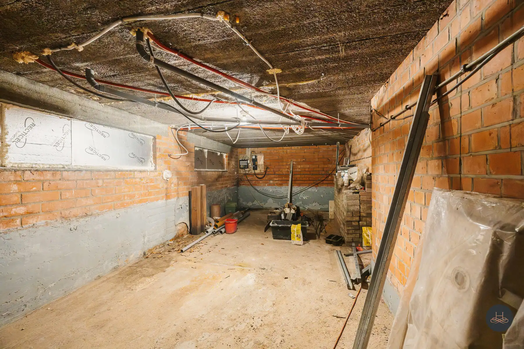Gezinswoning met renovatiepotentieel op knap perceel foto 23