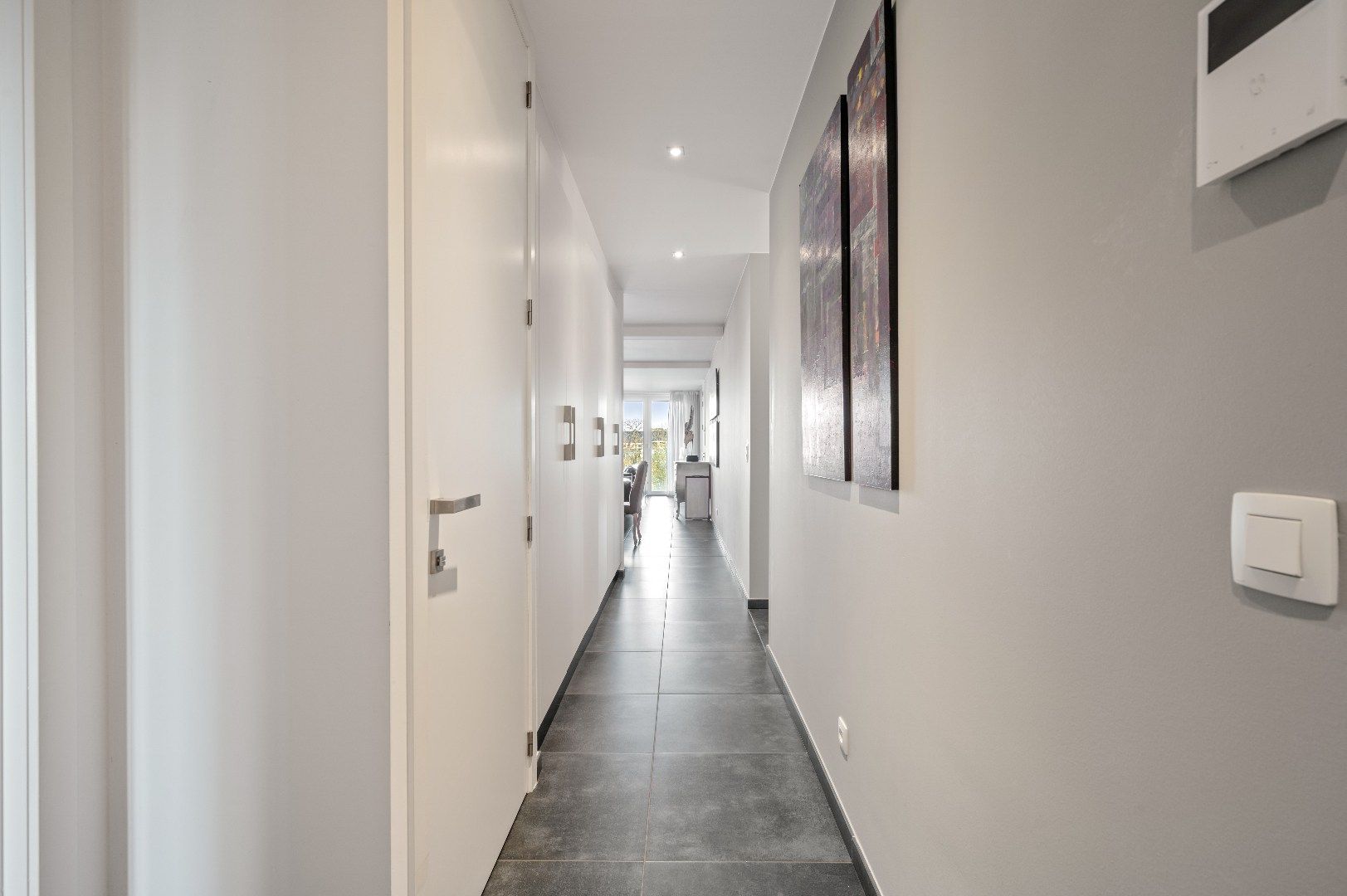 Instapklare, moderne penthouse op de Grote Markt in Tienen foto 2