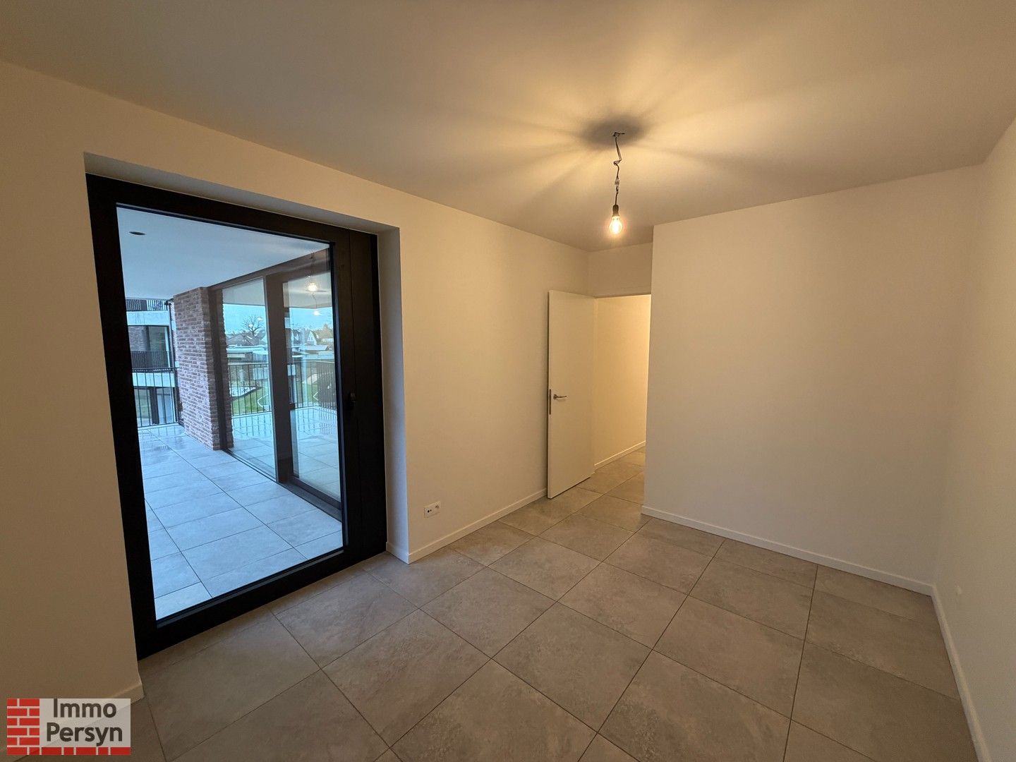 Nieuwbouw appartement te huur met vlotte verbinding foto 12