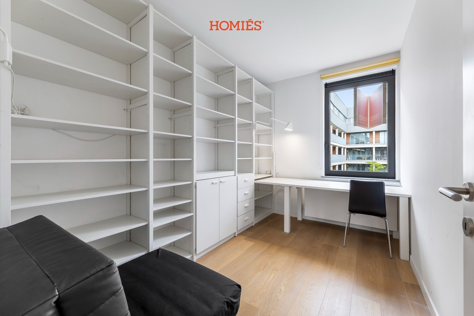 Ruim appartement met 2slpk, terras en autostaanplaats foto 16