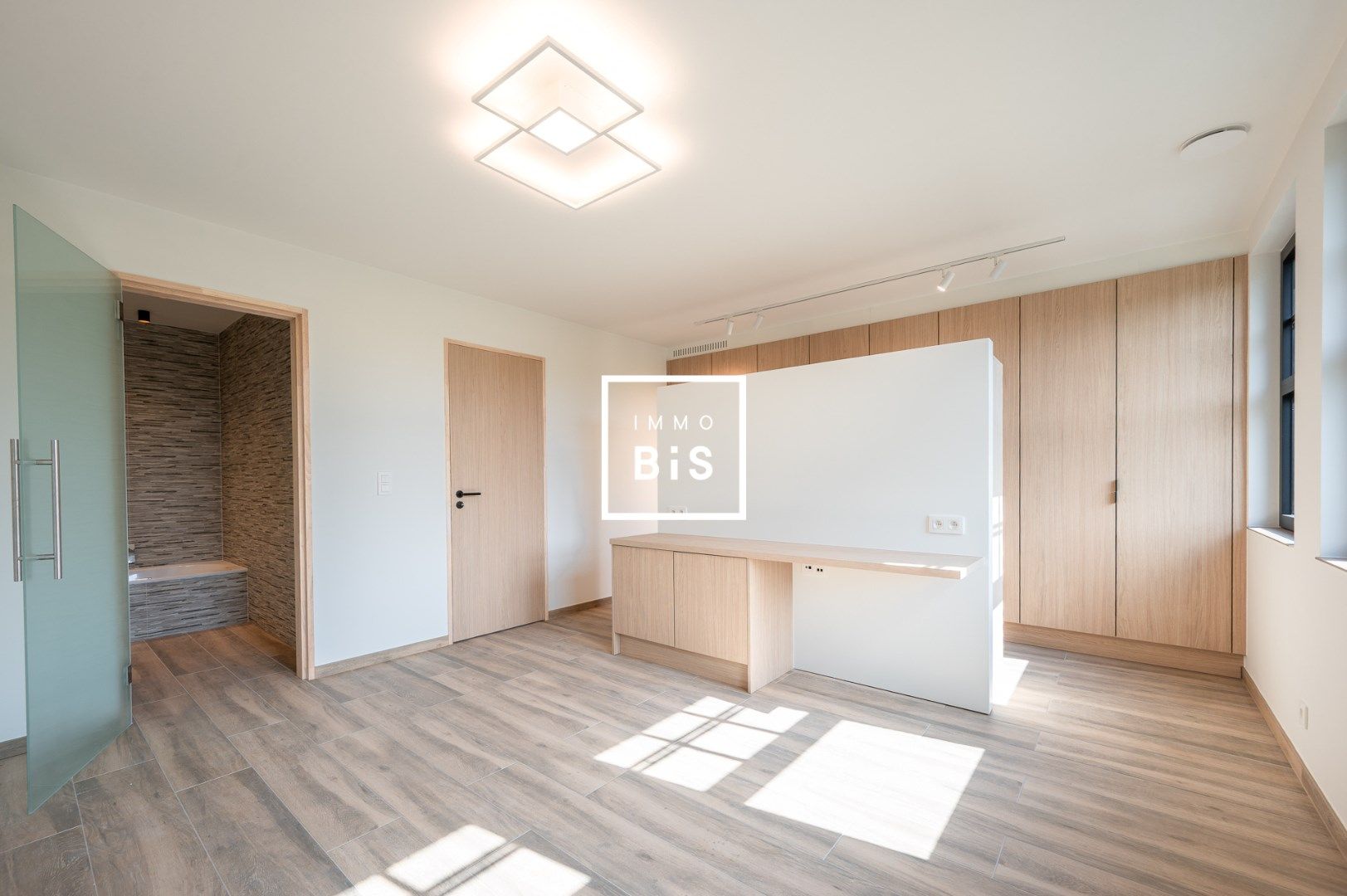 Prachtig afgewerkte hoekwoning, zeer rustig gelegen nabij het centrum foto 7