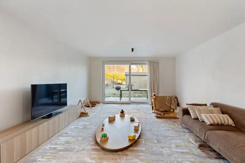 Recente nieuwbouwwoning nabij centrum Staden foto 5