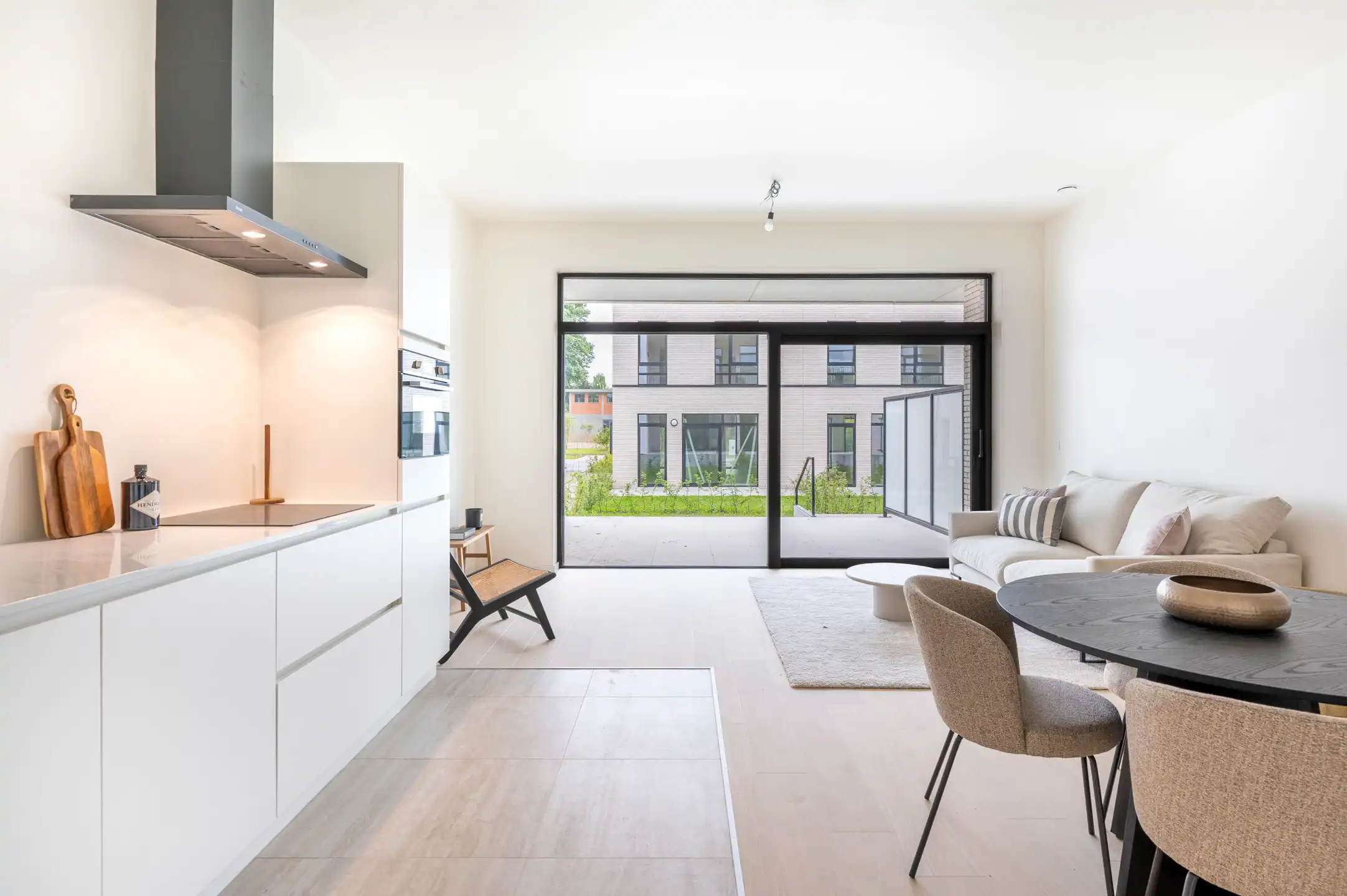 Prachtig nieuwbouw 3 slaapkamer appartement met tuin in hartje Sinaai foto 3